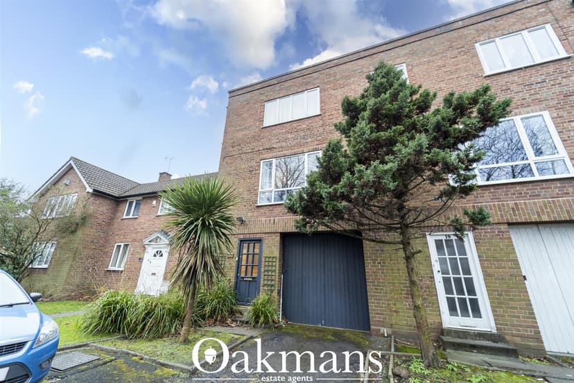 16, East Drive - Image 4