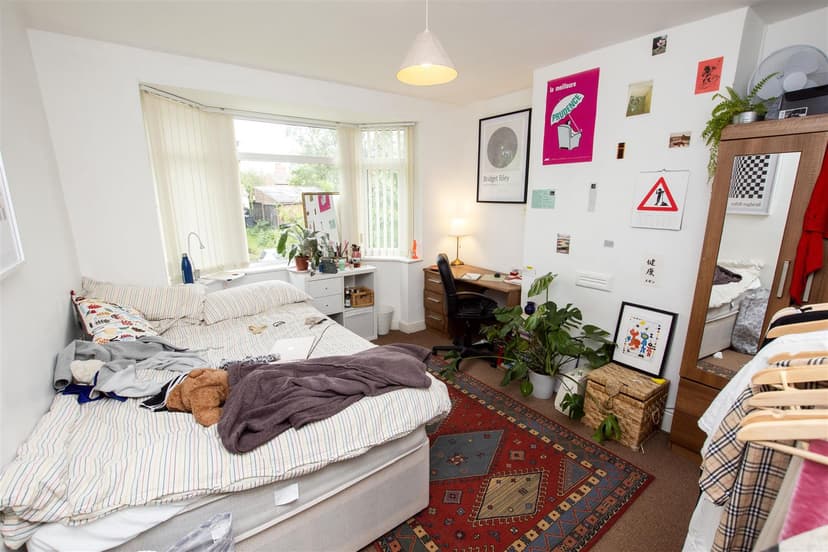 201, Warwards Lane - Image 3