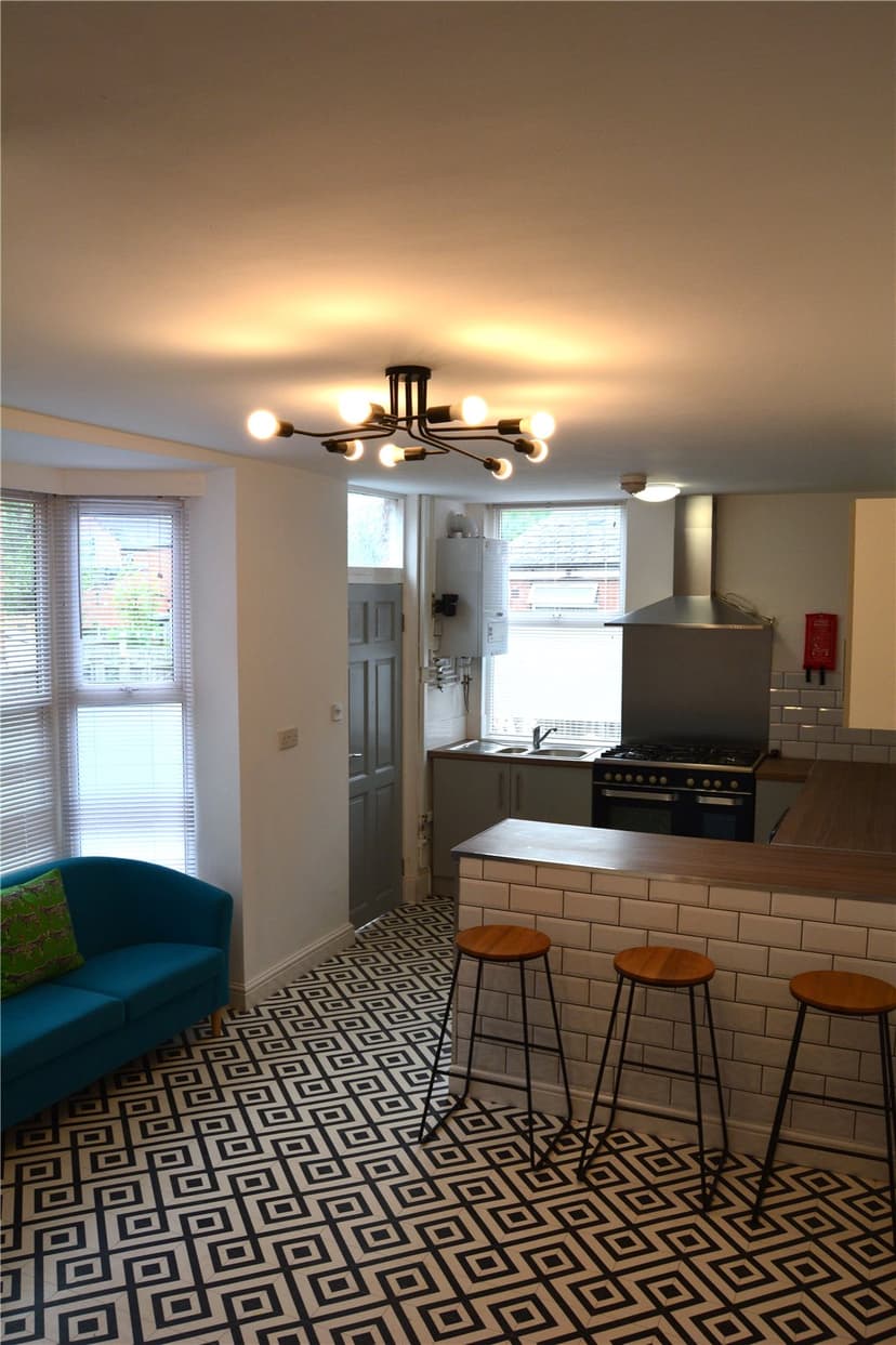 252, Edward Road - Image 13