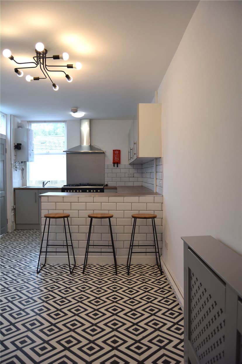 252, Edward Road - Image 1