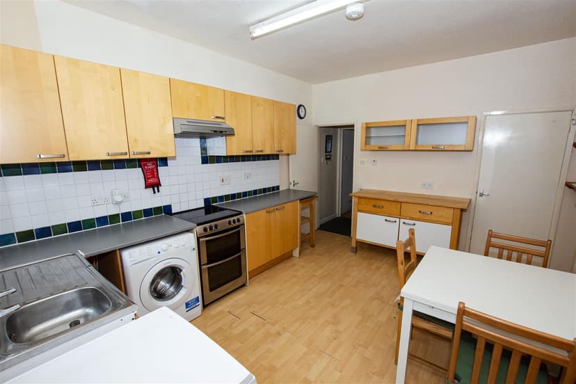 12, Lottie Road - Image 8