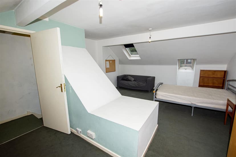 12, Lottie Road - Image 5