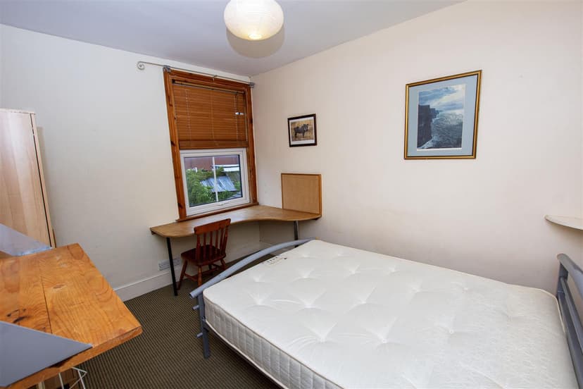 12, Lottie Road - Image 4