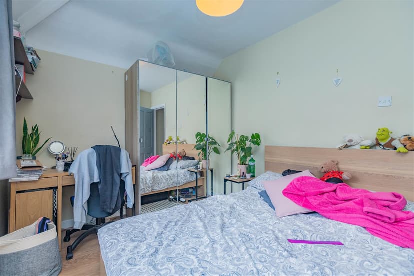 189, Reservoir Road - Image 2