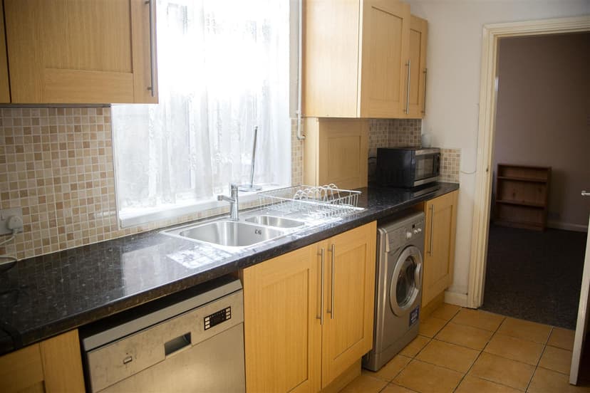 120, Raddlebarn Road - Image 5