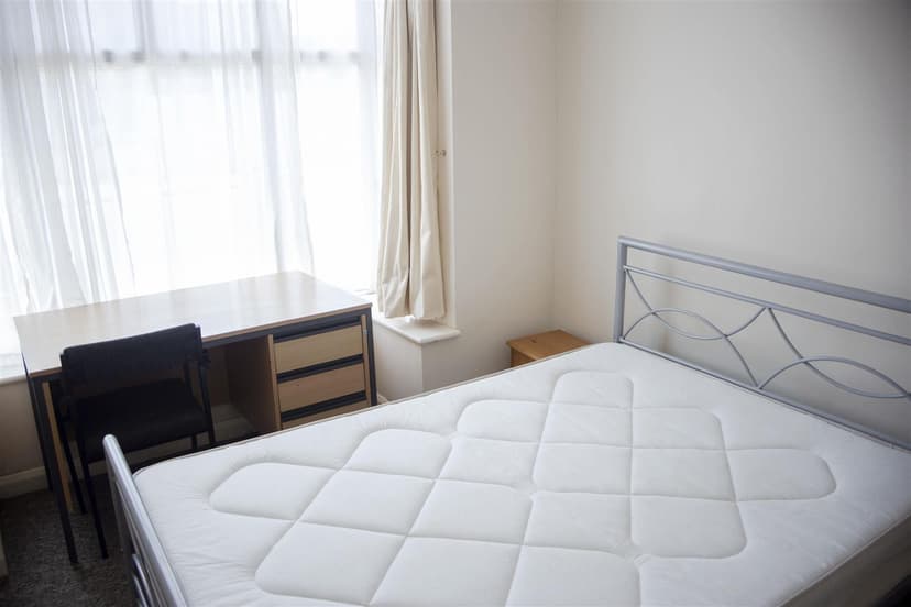 120, Raddlebarn Road - Image 3