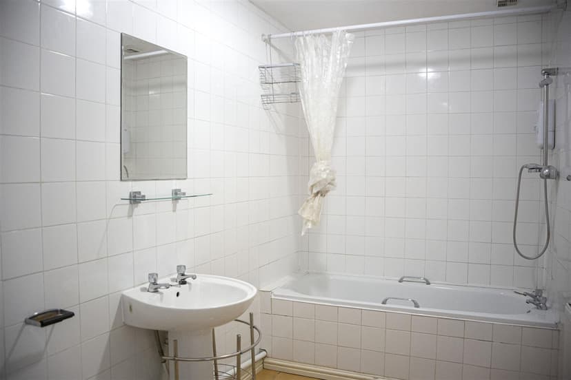 120, Raddlebarn Road - Image 1