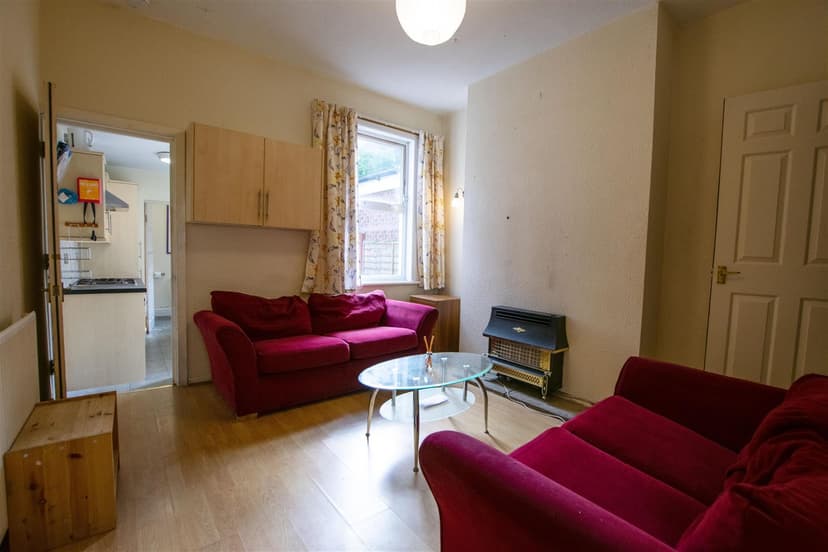 18, Harrow Road - Image 8