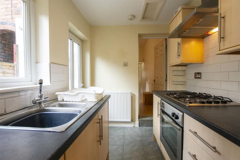 18, Harrow Road - Image 3