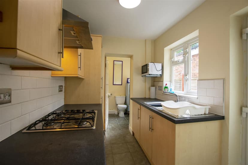 18, Harrow Road - Image 2