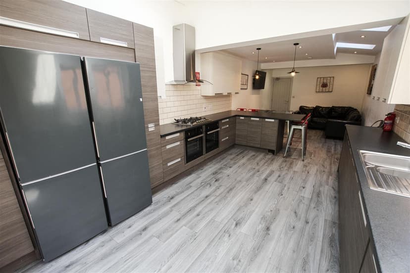 131, Hubert Road - Image 11