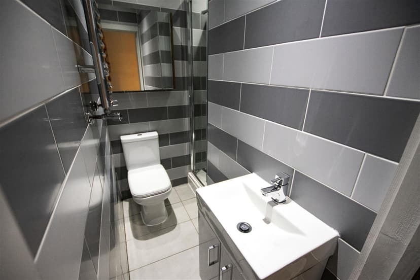 131, Hubert Road - Image 2