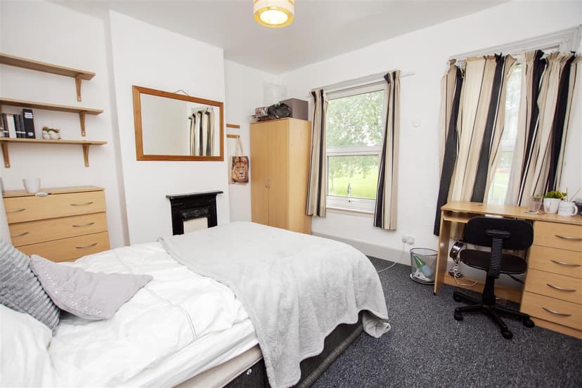 259, Warwards Lane - Image 5