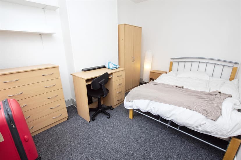 259, Warwards Lane - Image 4