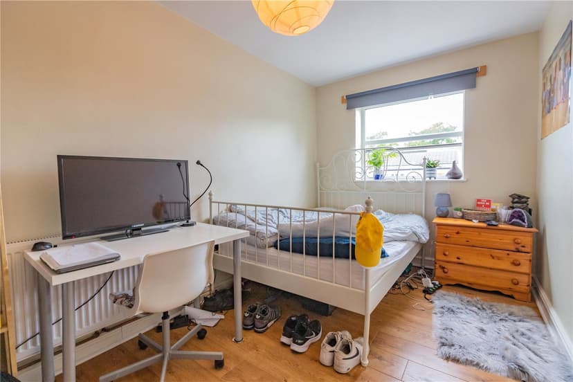 19, Heeley Road - Image 4