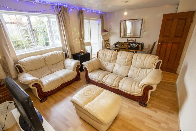 347, Tiverton Road - Image 10