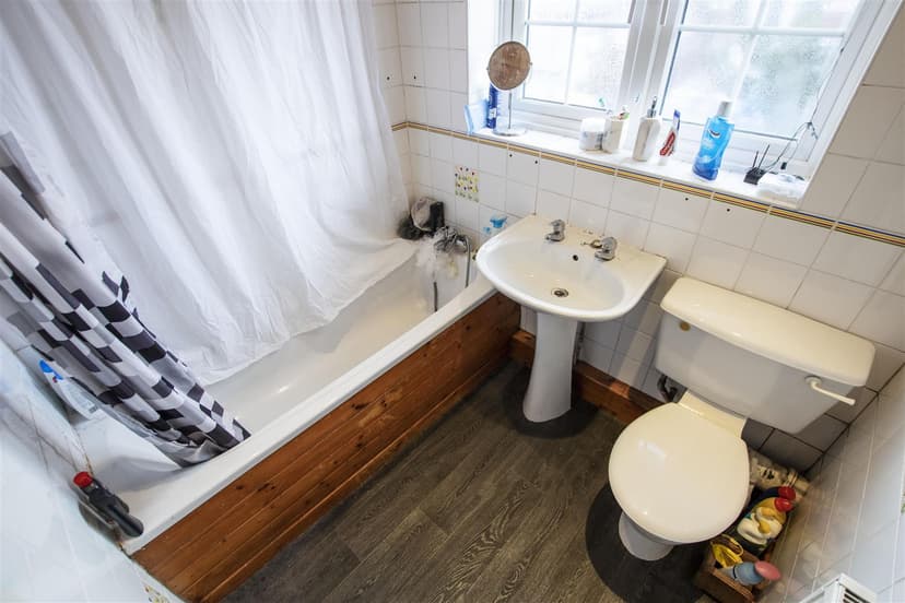 347, Tiverton Road - Image 4