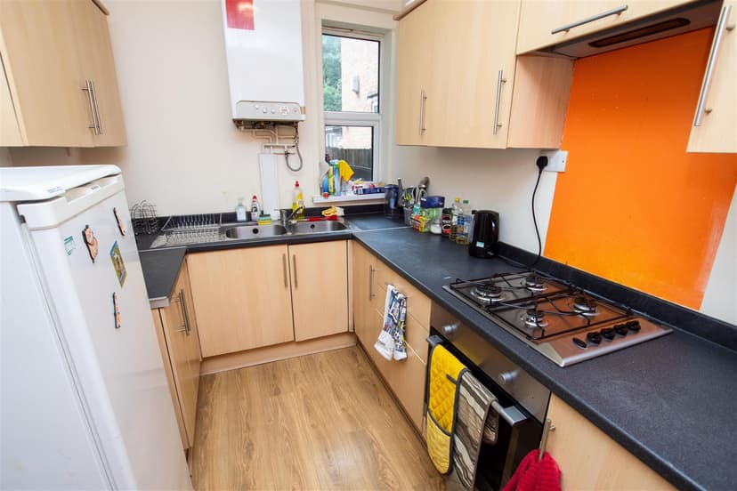 328, Tiverton Road - Image 10