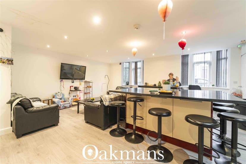 81, Harrow Road - Image 19