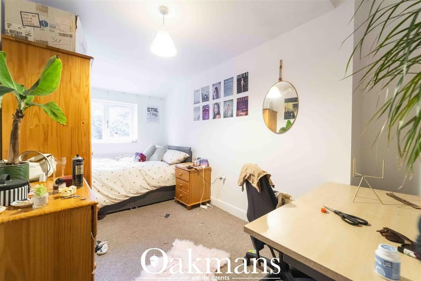 81, Harrow Road - Image 9