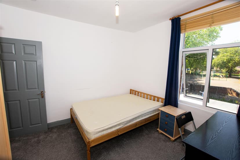 67, Gleave Road - Image 4