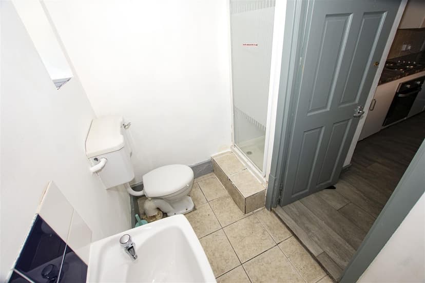 67, Gleave Road - Image 2