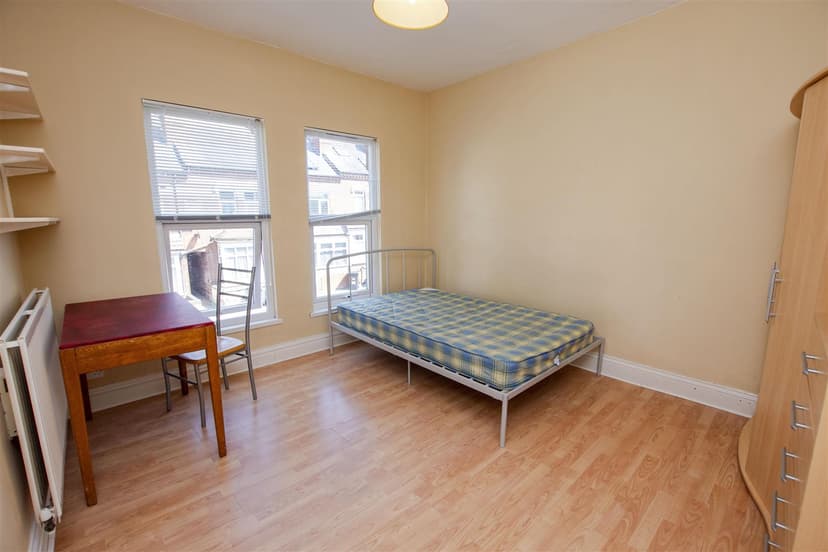 264, Dawlish Road - Image 5