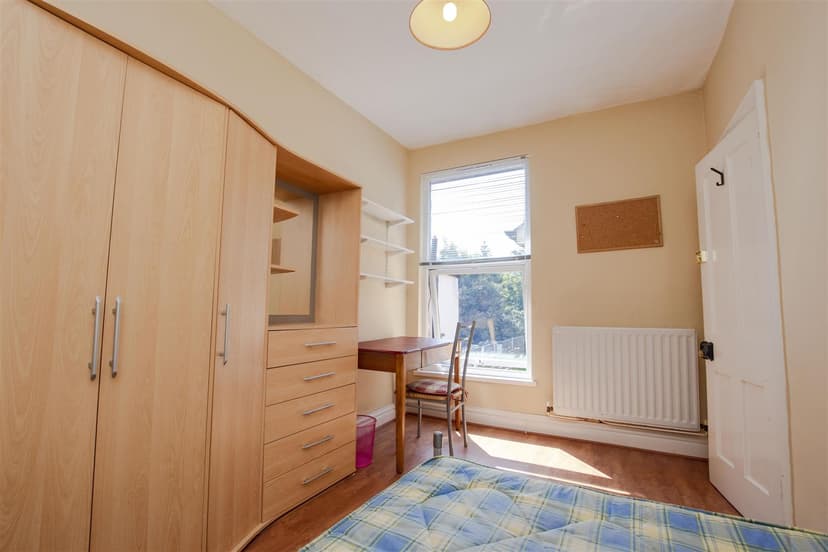 264, Dawlish Road - Image 4