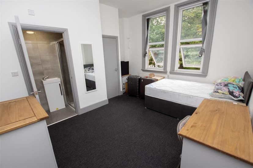 144, Oakfield Road - Image 9