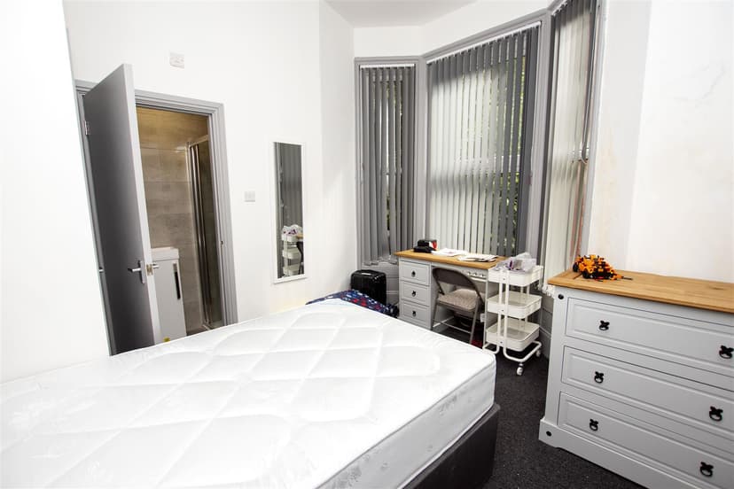 144, Oakfield Road - Image 5