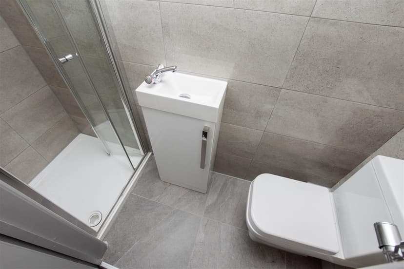 144, Oakfield Road - Image 1