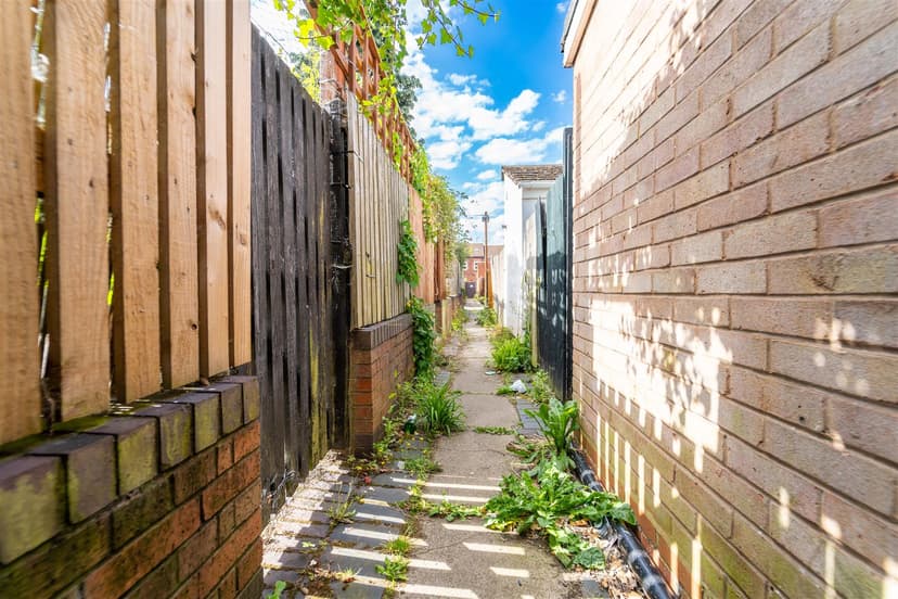 12, Hope Place - Image 2