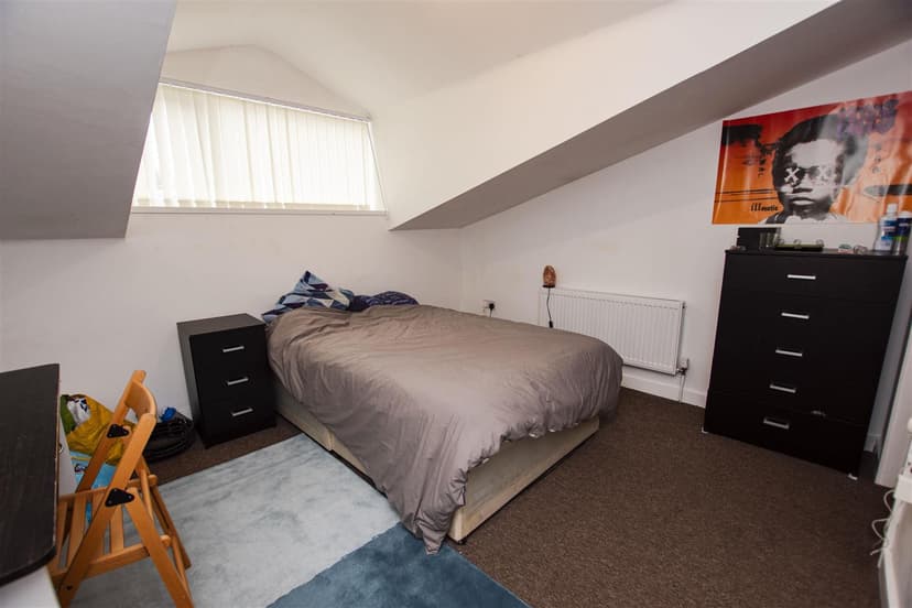 140, Hubert Road - Image 10