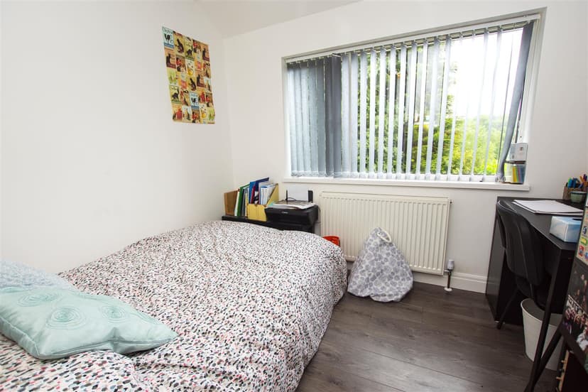 36, Poole Crescent - Image 5