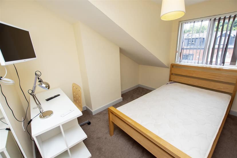 307, Heeley Road - Image 4