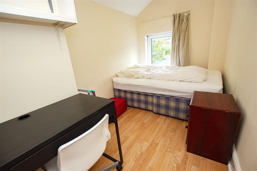 189, Hubert Road - Image 5