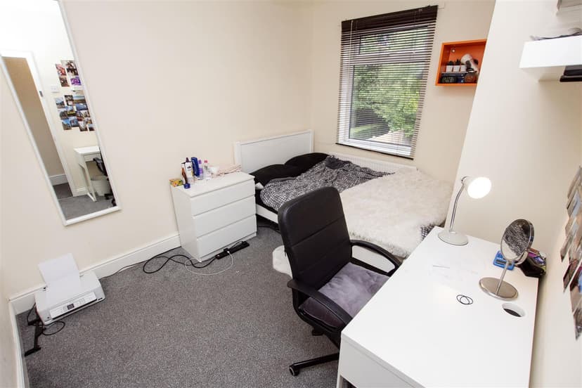 317, Tiverton Road - Image 6