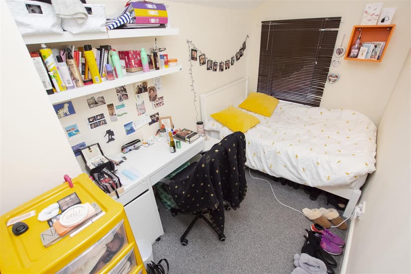 317, Tiverton Road - Image 5