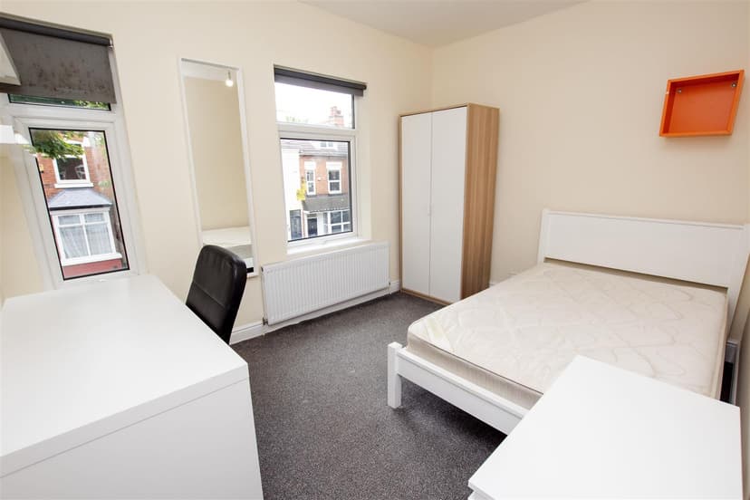 317, Tiverton Road - Image 4