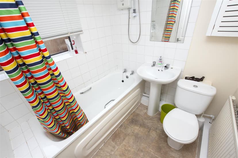 317, Tiverton Road - Image 3