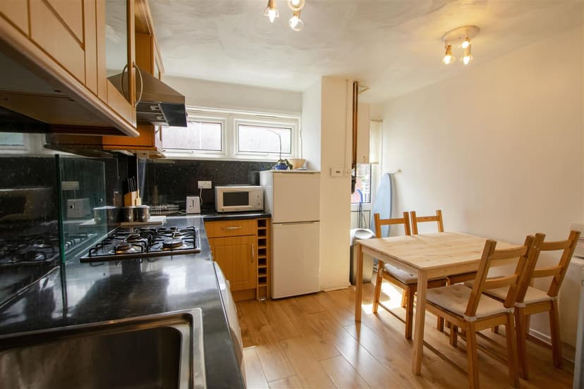 11, Shepherds Gardens - Image 16