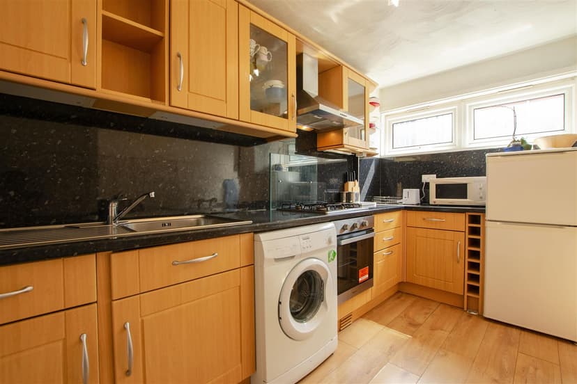 11, Shepherds Gardens - Image 15