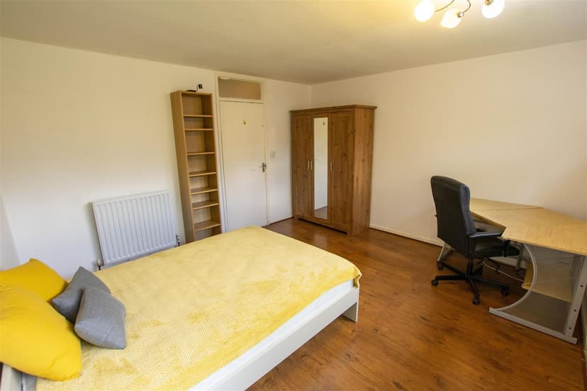 11, Shepherds Gardens - Image 12