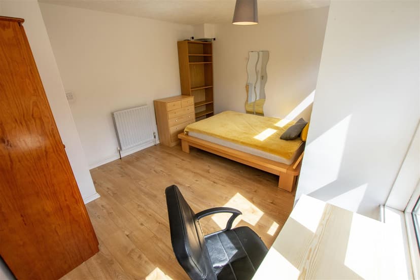 11, Shepherds Gardens - Image 6