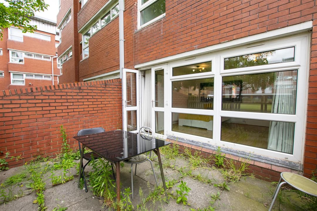 11, Shepherds Gardens