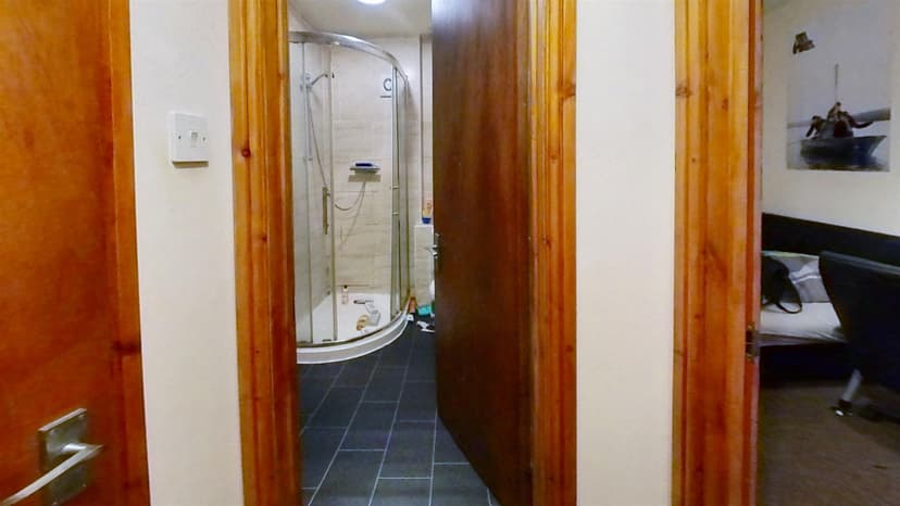 127, Heeley Road - Image 2