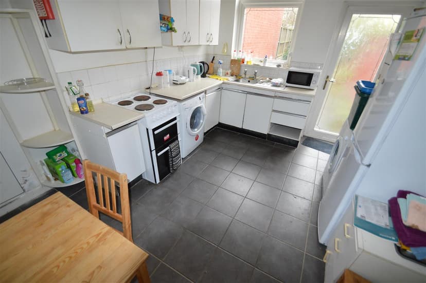 8, Lottie Road - Image 15