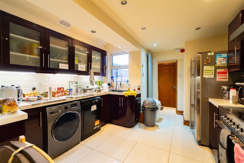 139, Hubert Road - Image 3