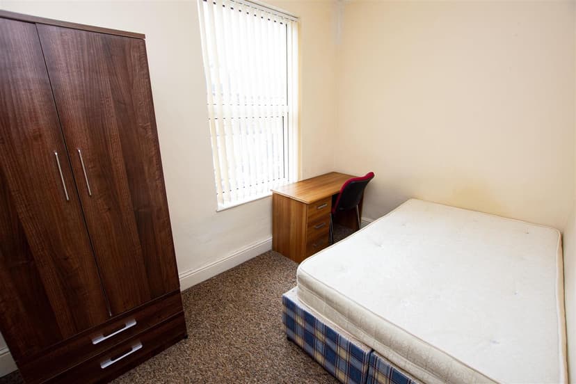 43, Gleave Road - Image 4