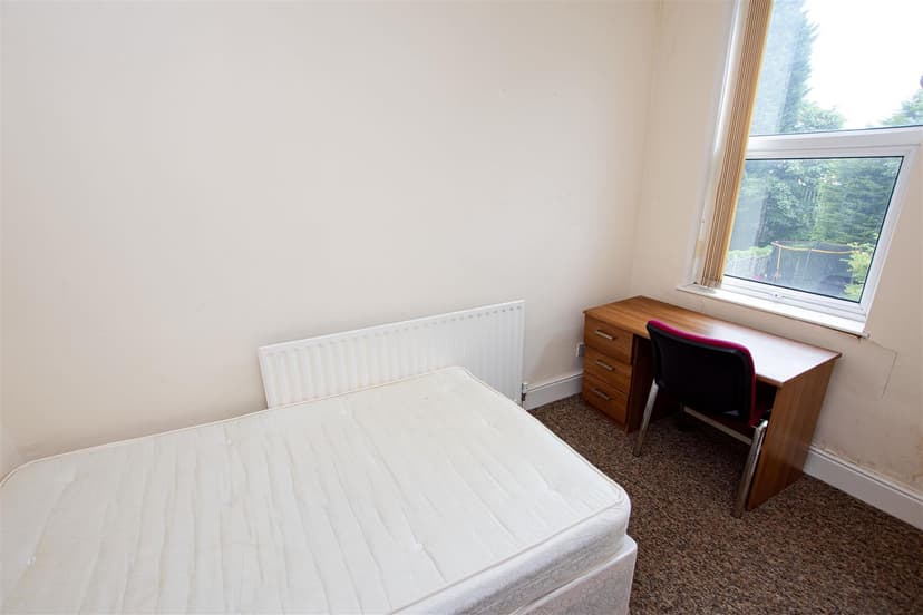 43, Gleave Road - Image 3